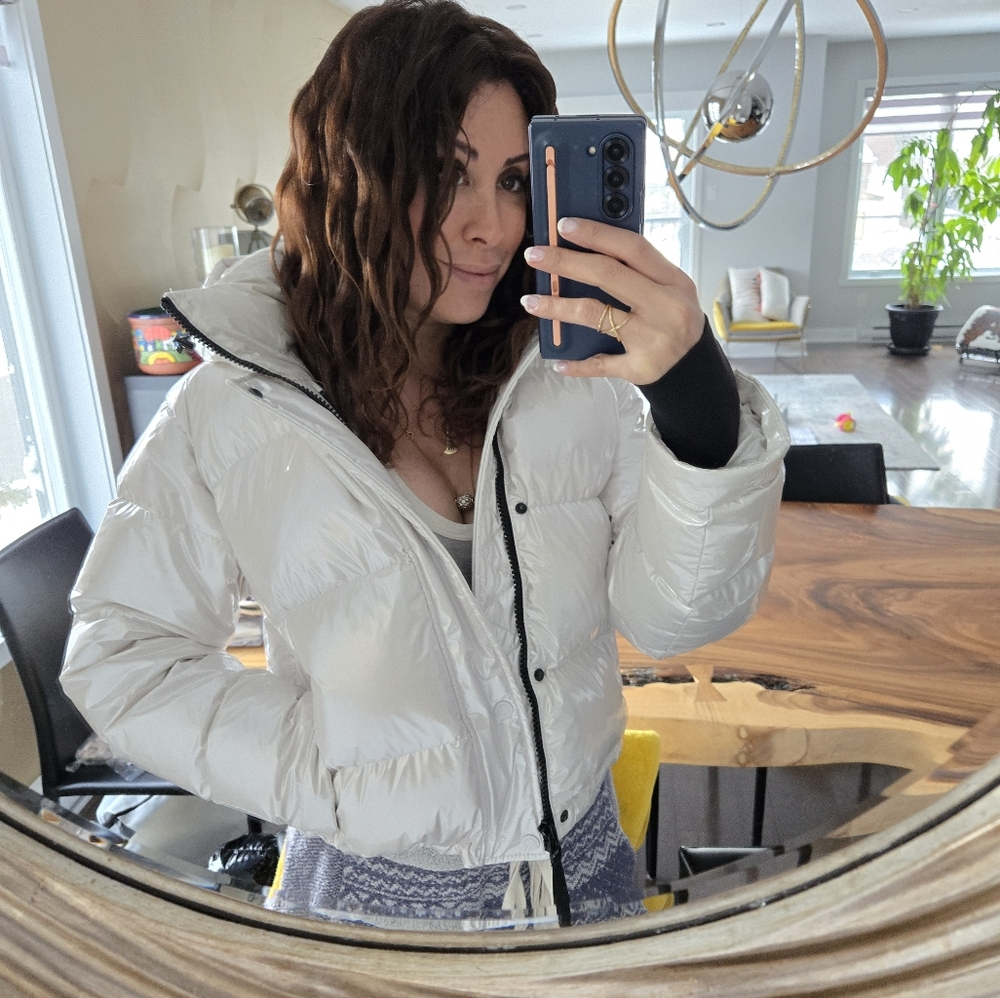 Aritzia TNA the super puff pearl White S